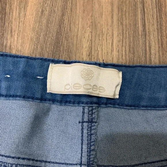 Jeans - Picture 2 of 4